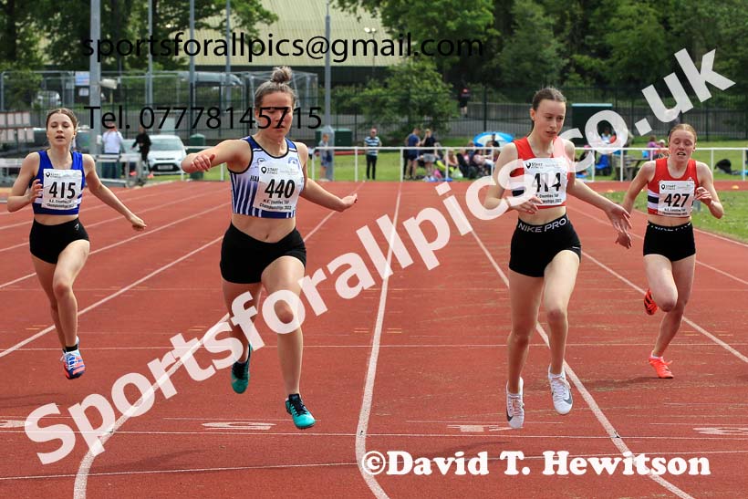 Women and Girls 200 metres, 2022 North Eastern Track and Field Champs., Middlesbrough. David T. Hewitson/Sports for All Pics